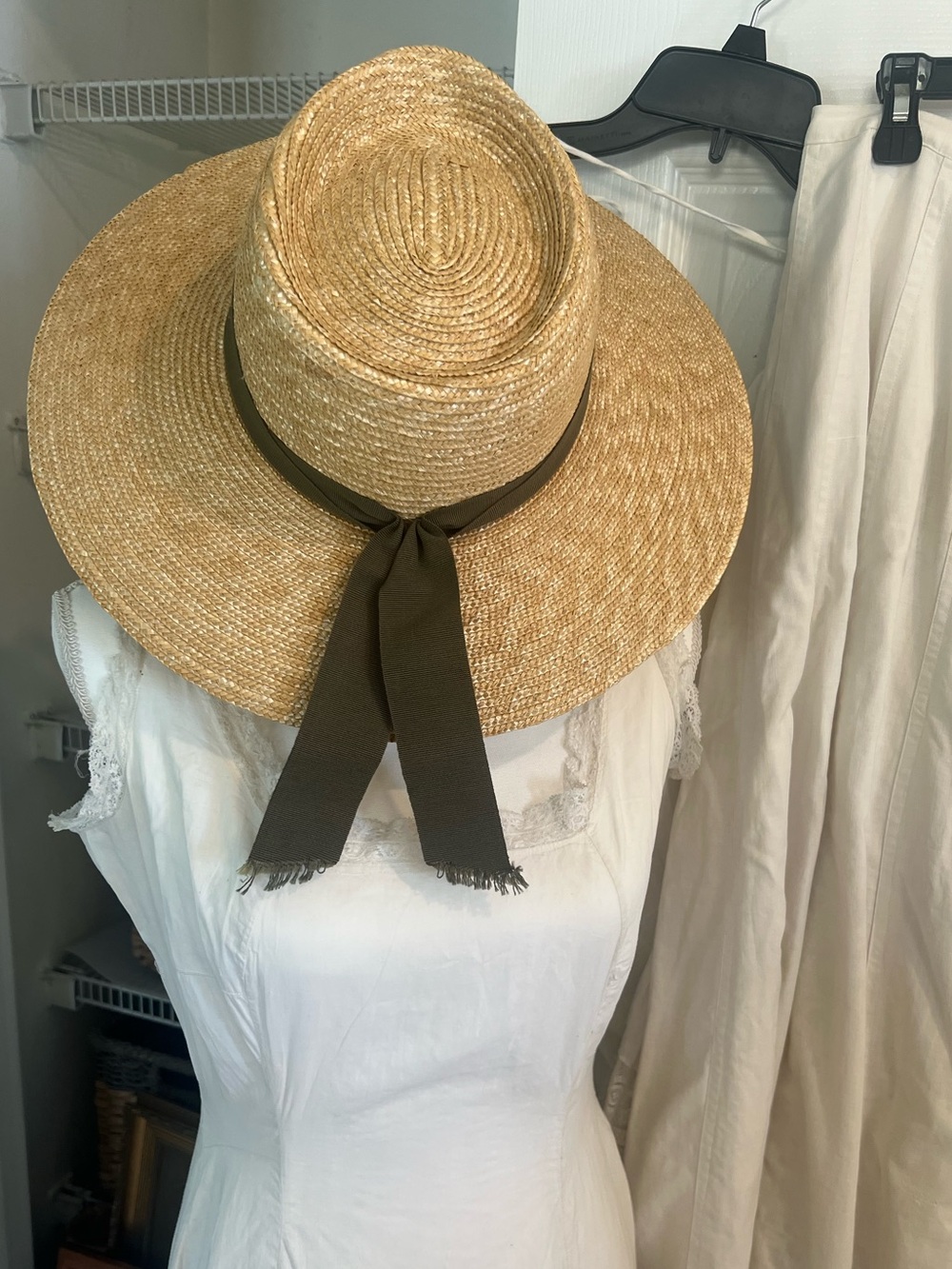 Coustilleres JC milliner handmade in France  Sun Hat w/ Olive Ribbon  like new